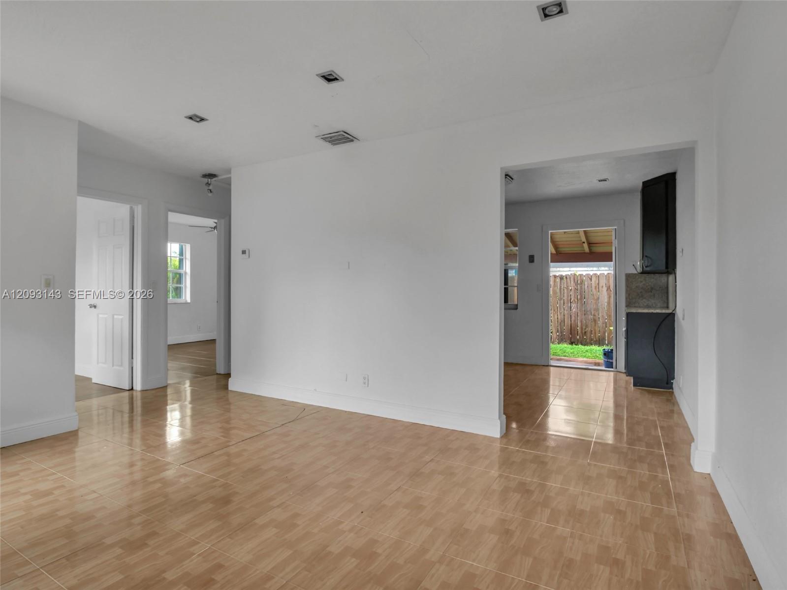   /  1593 sq. ft. $ 2026-09-21 0 foto