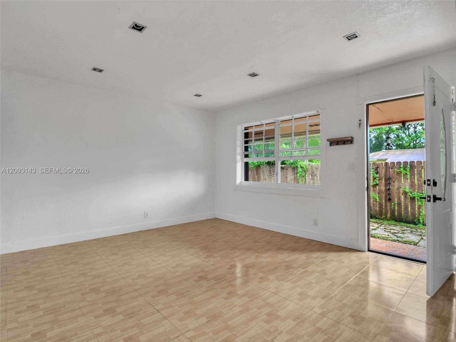   /  1593 sq. ft. $ 2026-09-21 0 foto