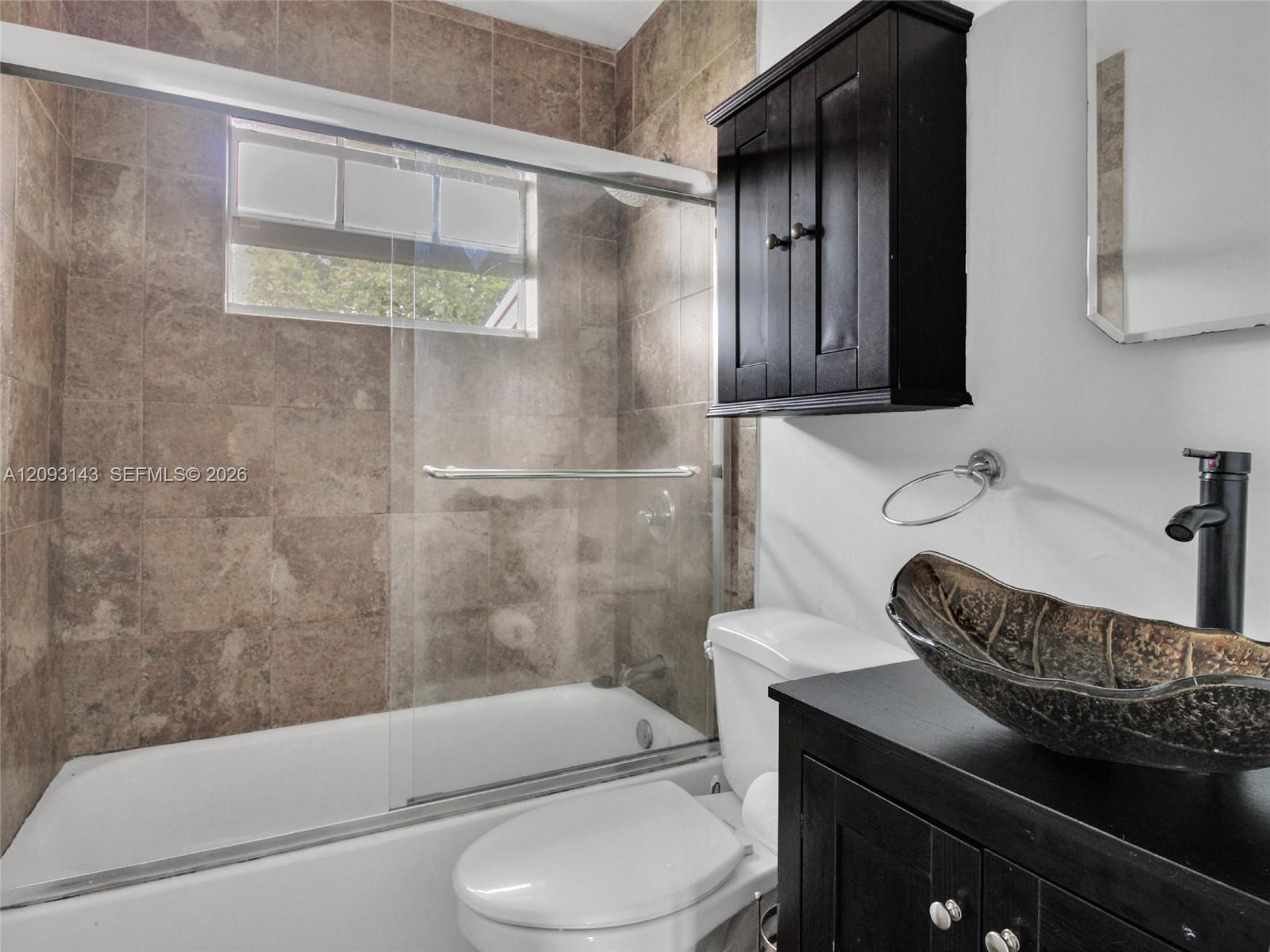   /  1593 sq. ft. $ 2026-09-21 0 foto
