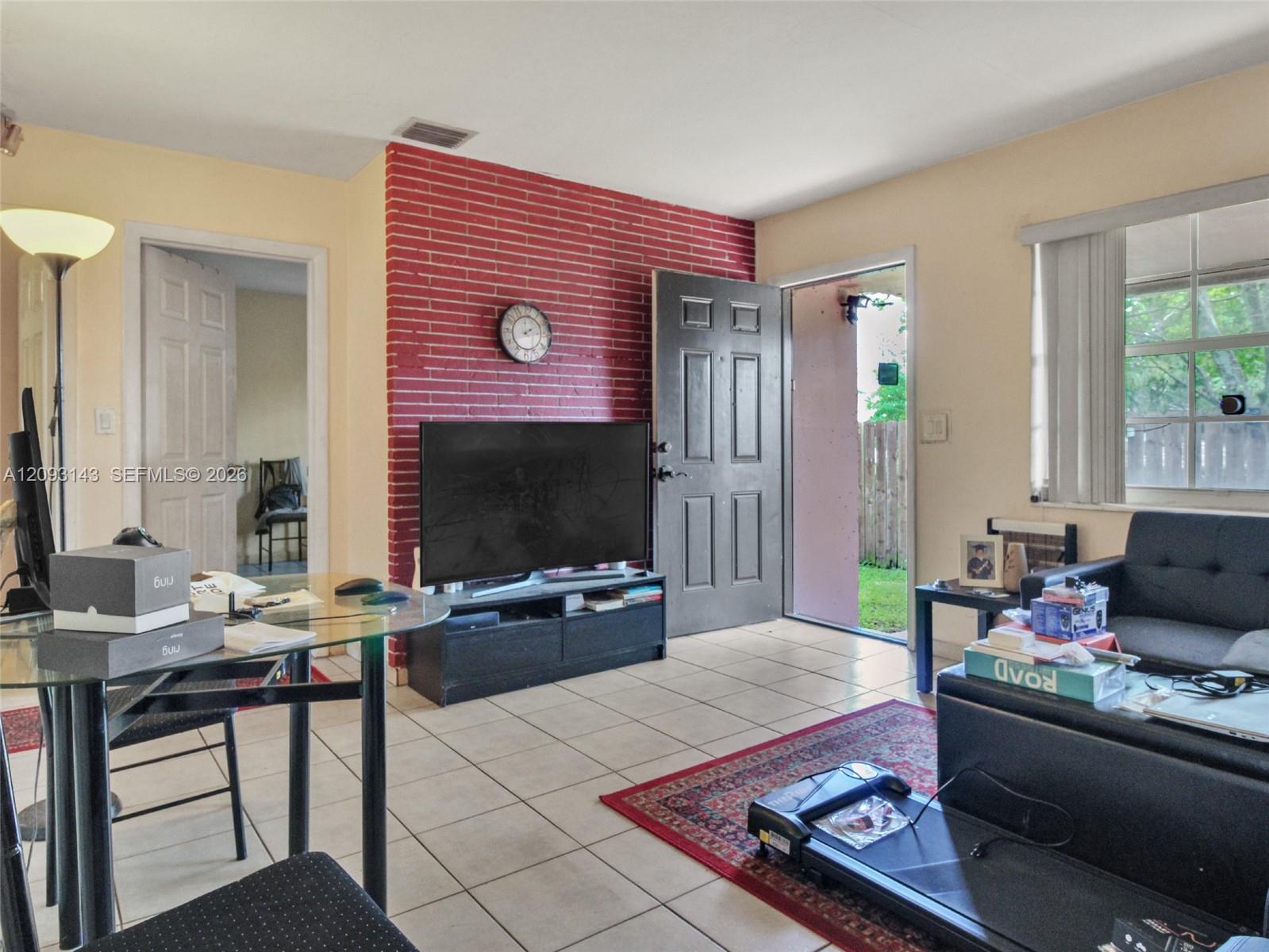   /  1593 sq. ft. $ 2026-09-21 0 foto