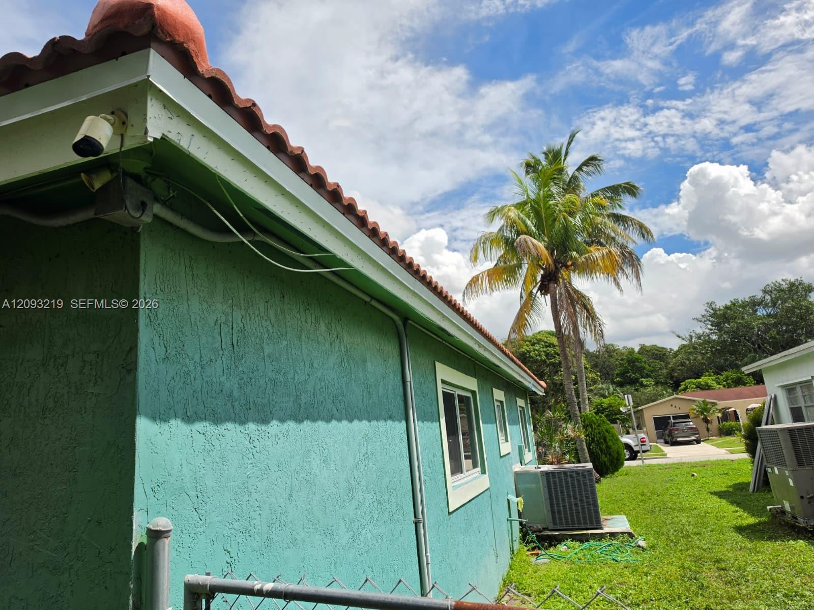Ver detalles 820 3 / 2 1738 sq. ft. $ 2026-09-21 0 foto