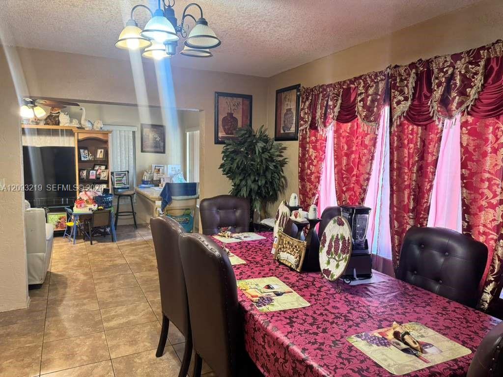 Ver detalles 820 3 / 2 1738 sq. ft. $ 2026-09-21 0 foto