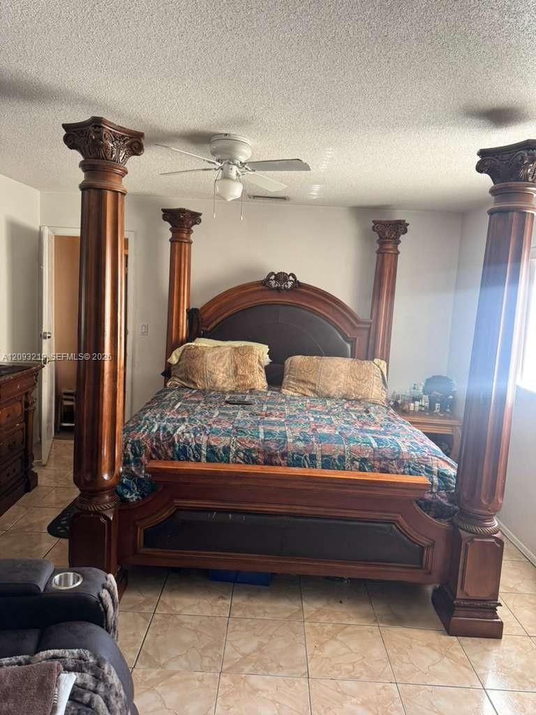 Ver detalles 820 3 / 2 1738 sq. ft. $ 2026-09-21 0 foto