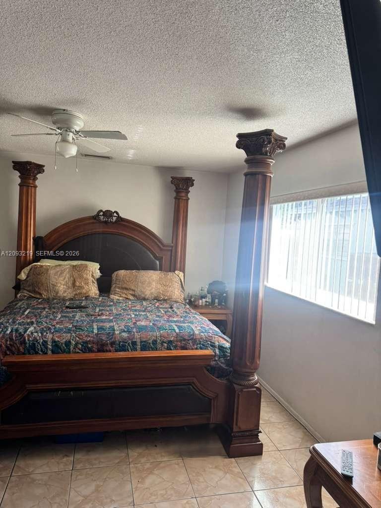 Ver detalles 820 3 / 2 1738 sq. ft. $ 2026-09-21 0 foto