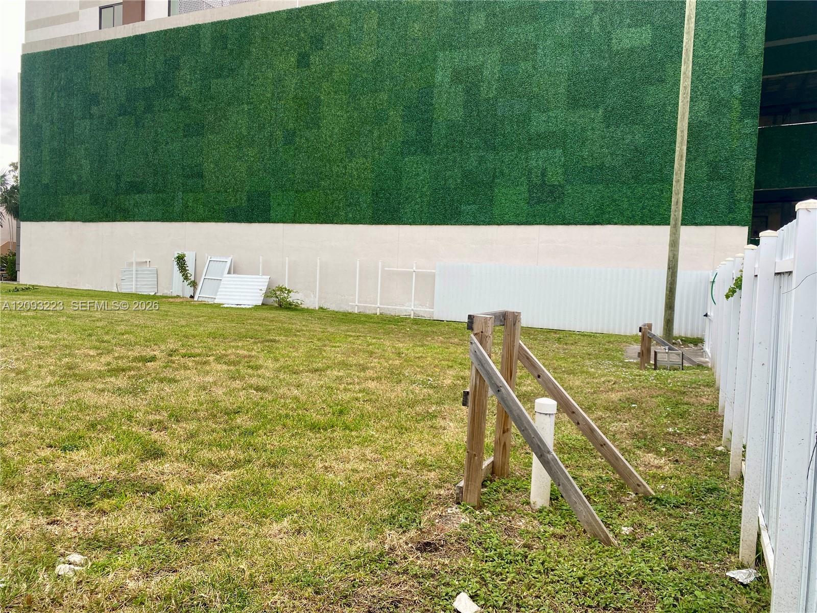   /   sq. ft. $ 2026-09-21 0 foto