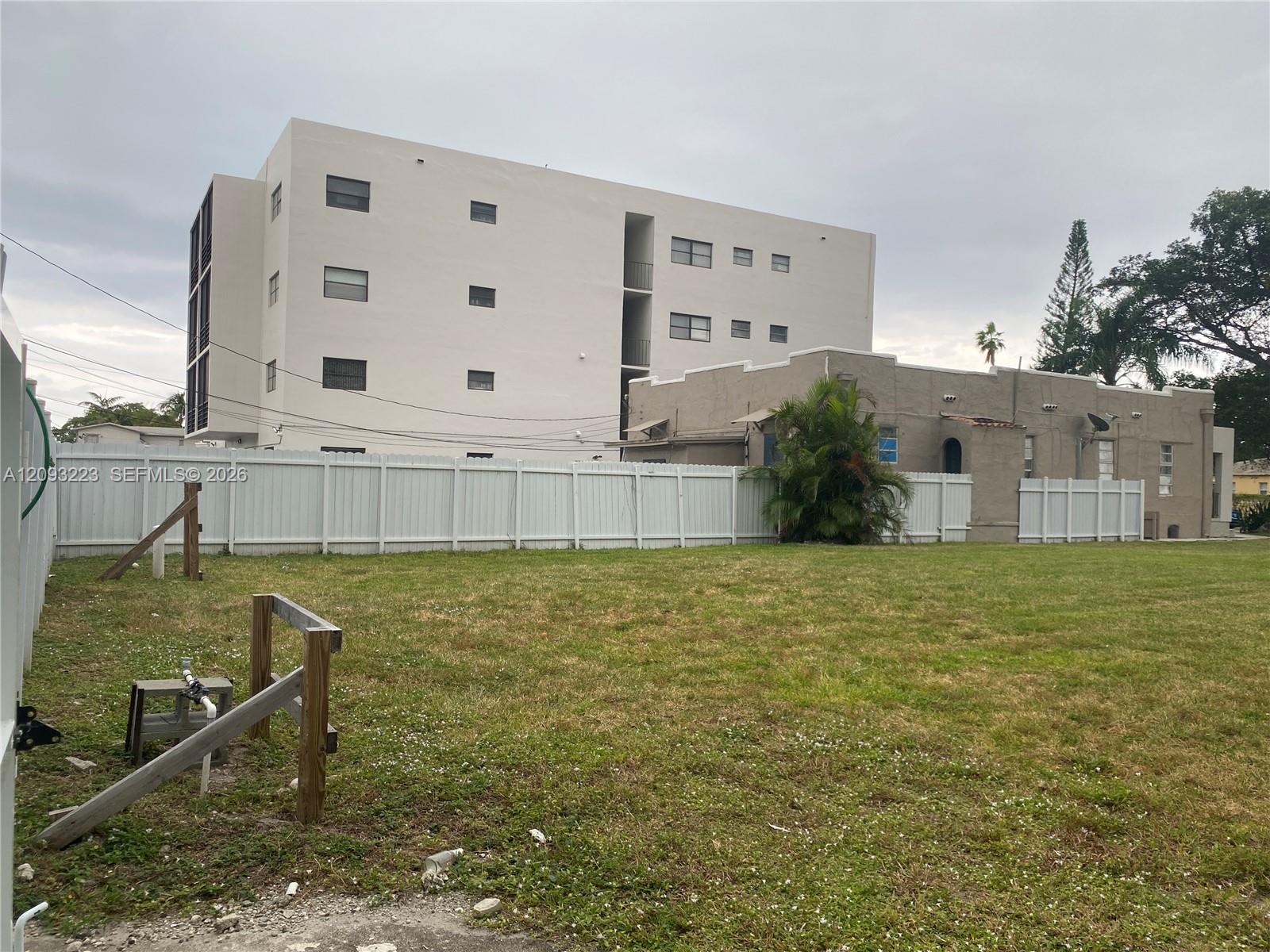   /   sq. ft. $ 2026-09-21 0 foto