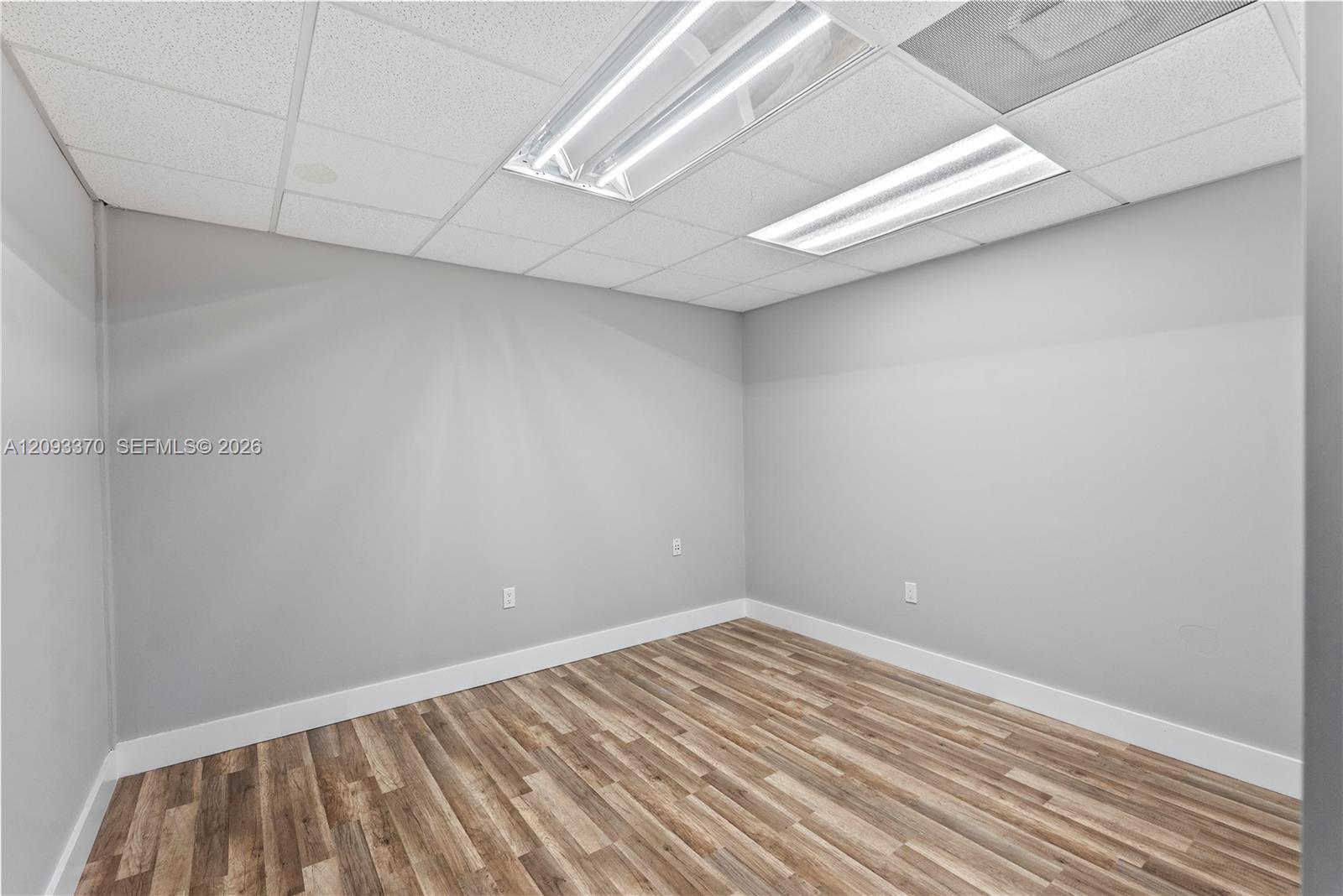 See details 10 / sq. ft. $ 2026-09-22 0 Photo