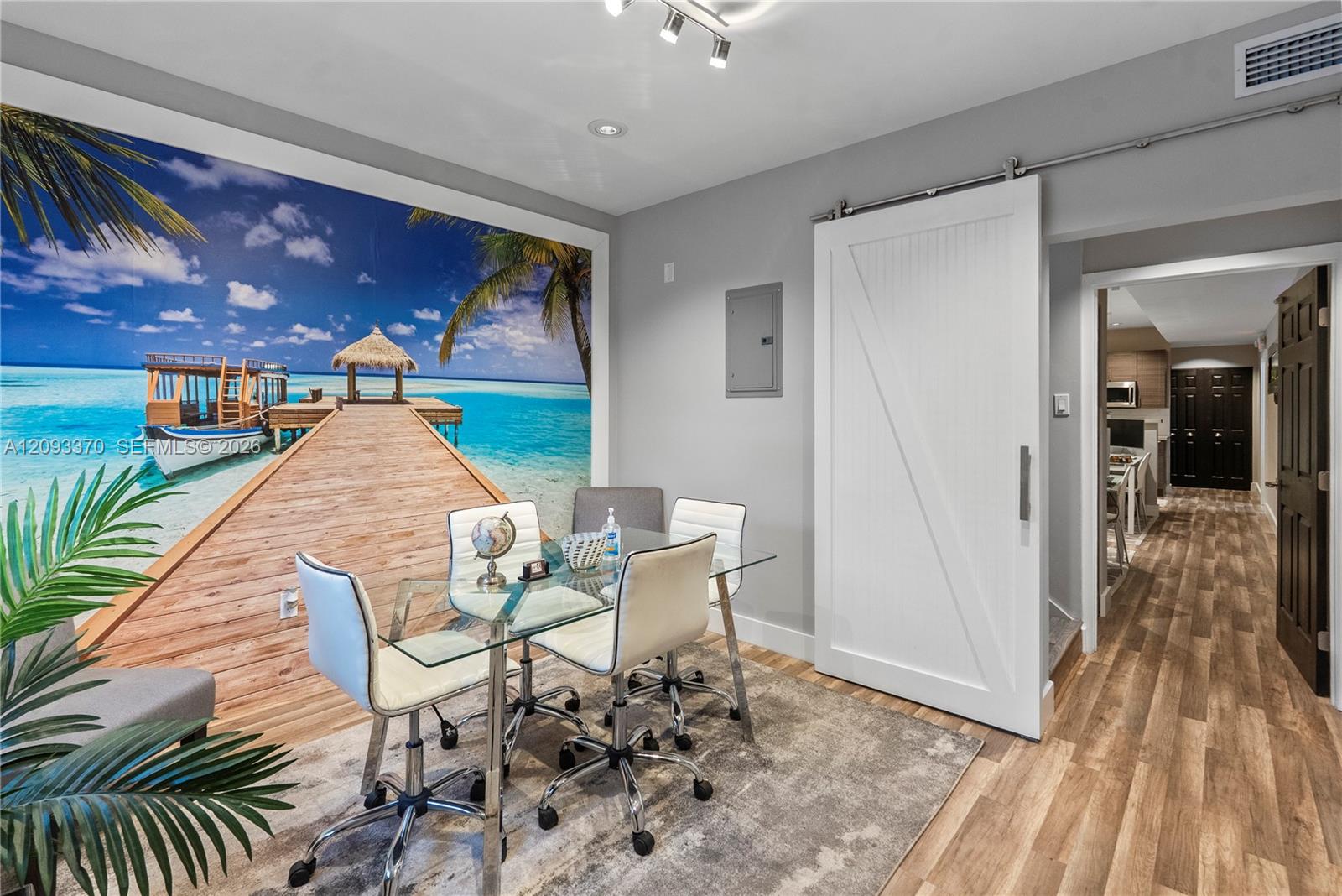 See details 10 / sq. ft. $ 2026-09-22 0 Photo