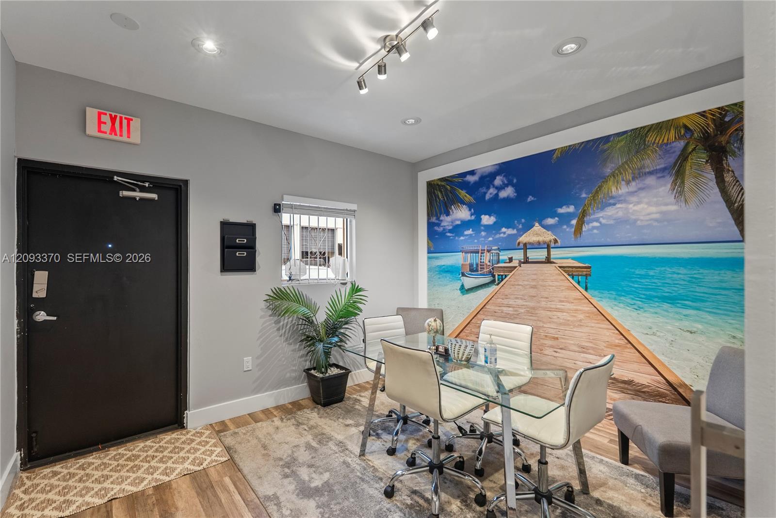 See details 10 / sq. ft. $ 2026-09-22 0 Photo