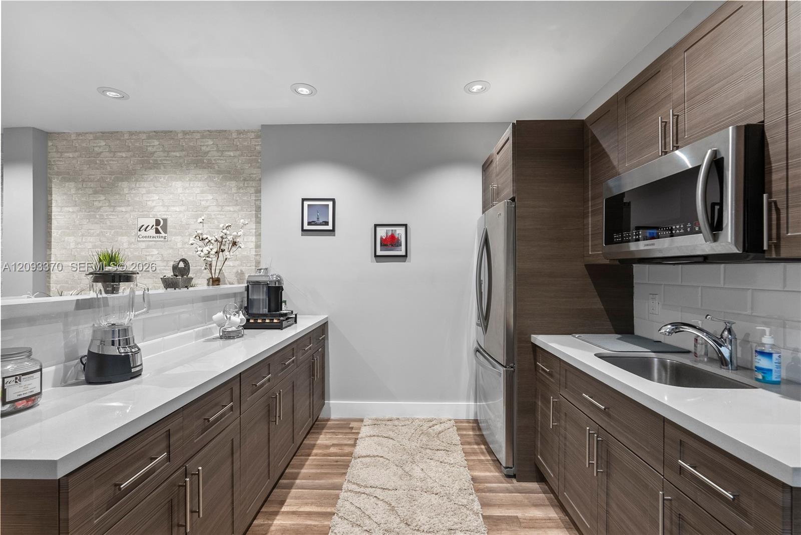 See details 10 / sq. ft. $ 2026-09-22 0 Photo