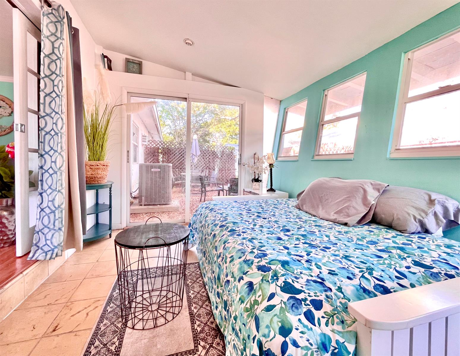 Ver detalles / 0 2128 sq. ft. $ 2026-09-23 0 foto
