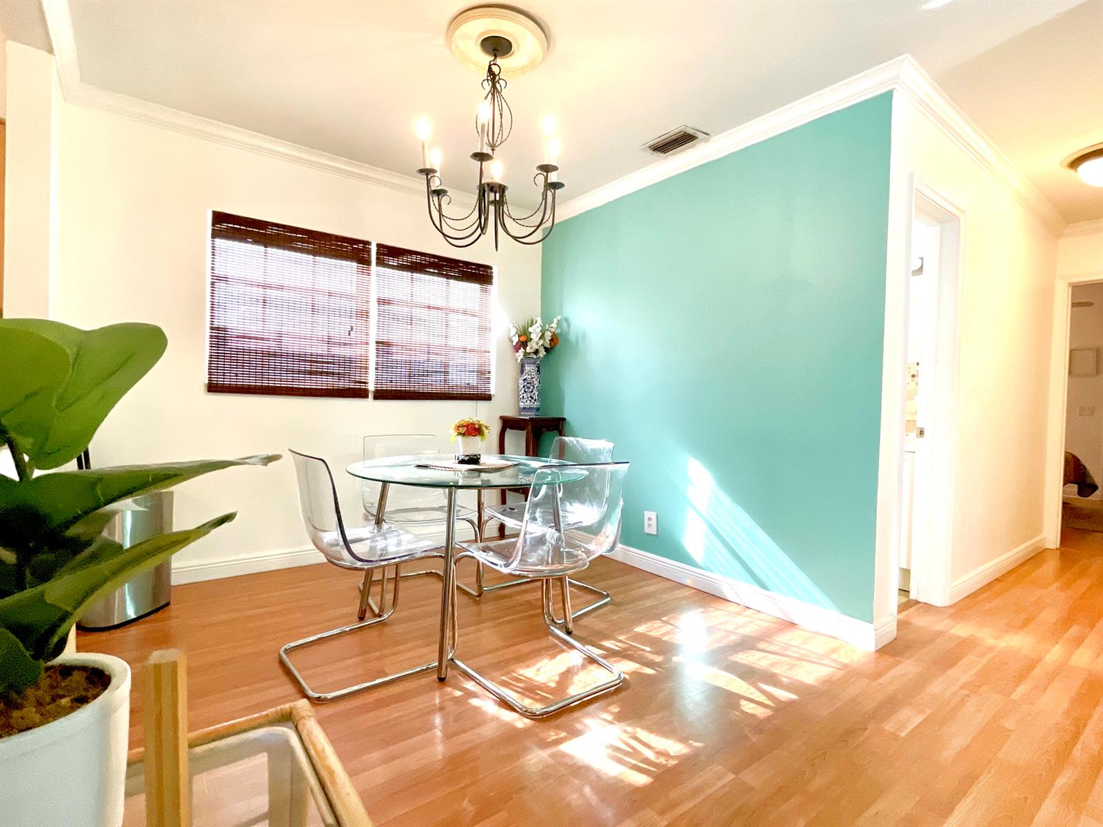 Ver detalles / 0 2128 sq. ft. $ 2026-09-23 0 foto