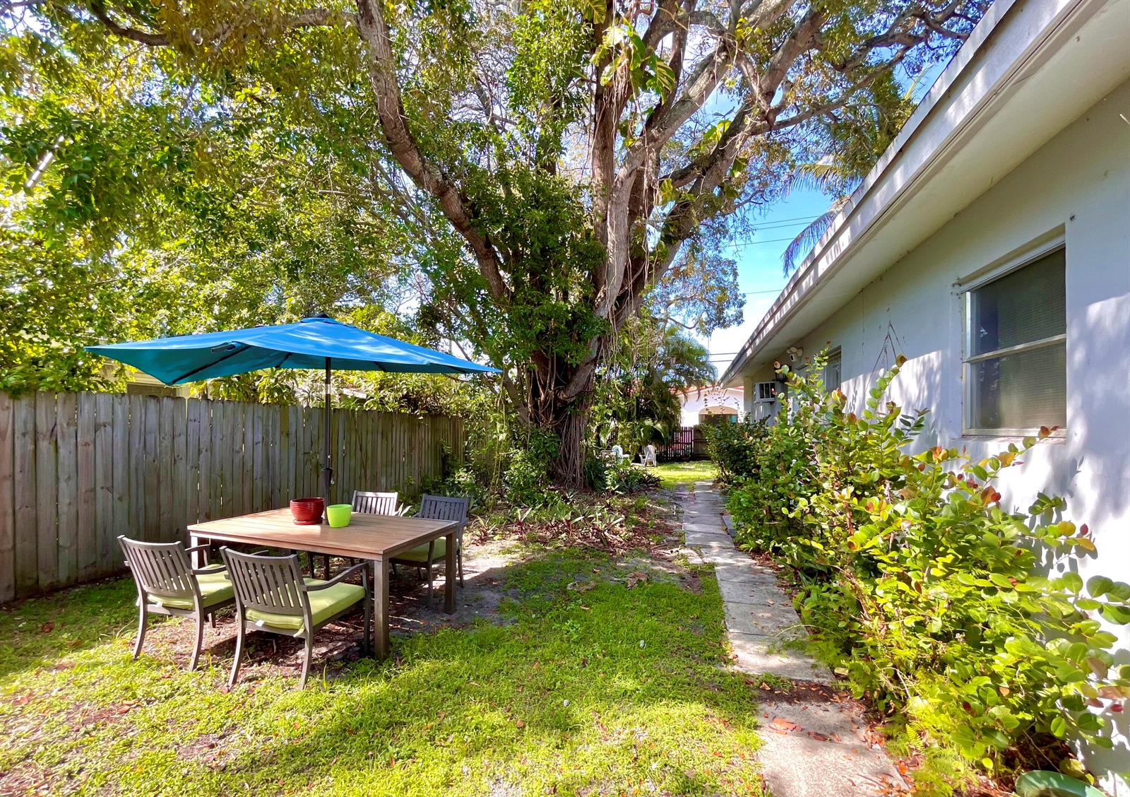 Ver detalles / 0 2128 sq. ft. $ 2026-09-23 0 foto