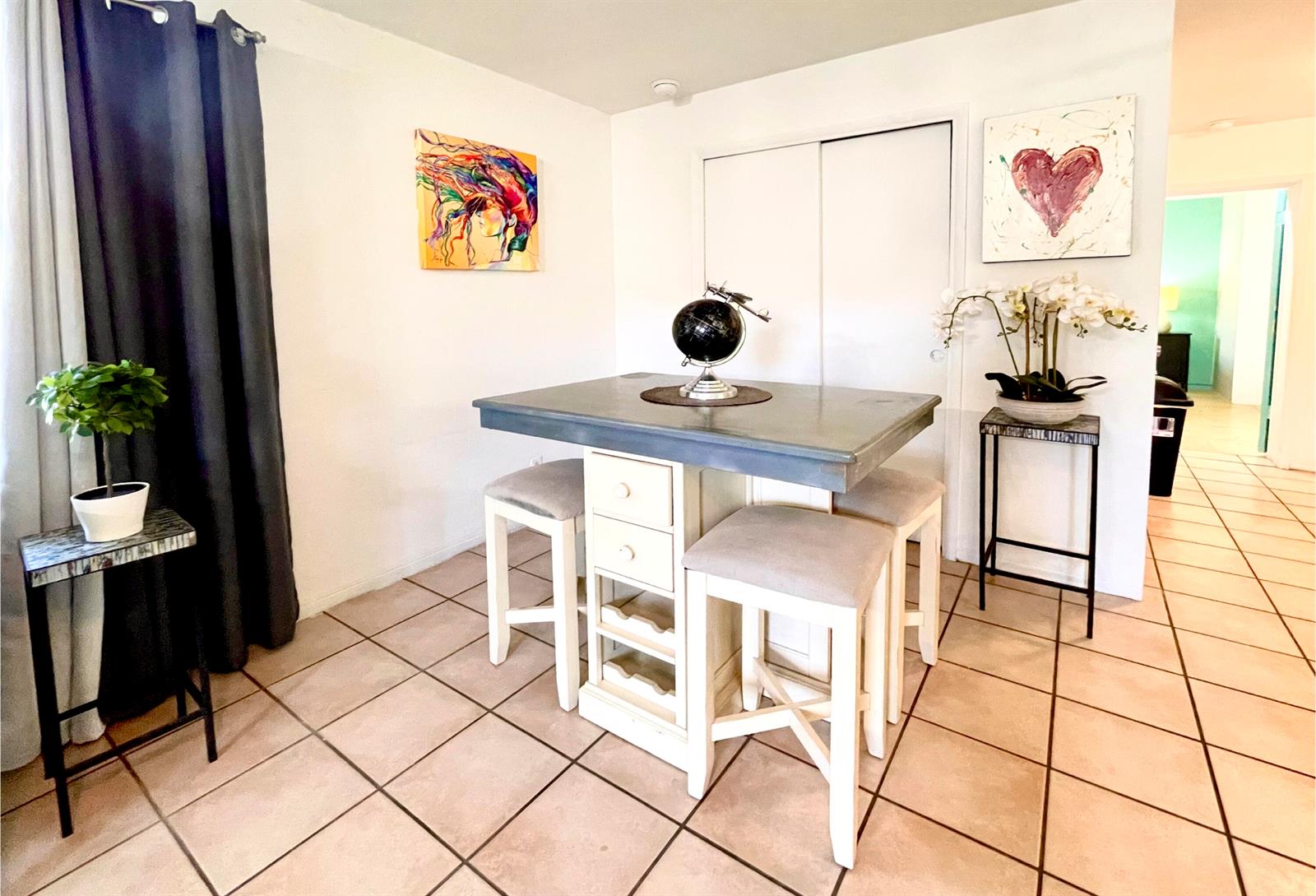Ver detalles / 0 2128 sq. ft. $ 2026-09-23 0 foto