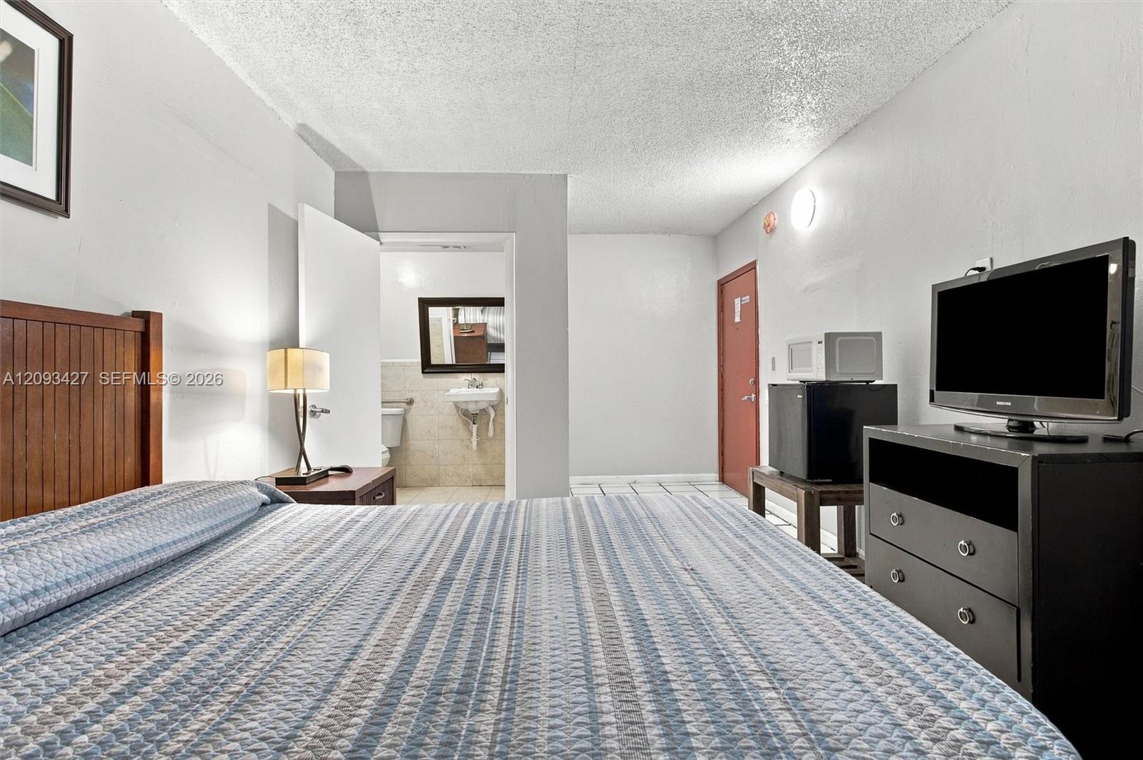   /   sq. ft. $ 2026-09-22 0 Photo
