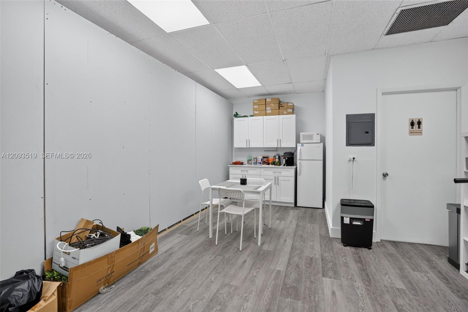   /   sq. ft. $ 2026-09-22 0 foto