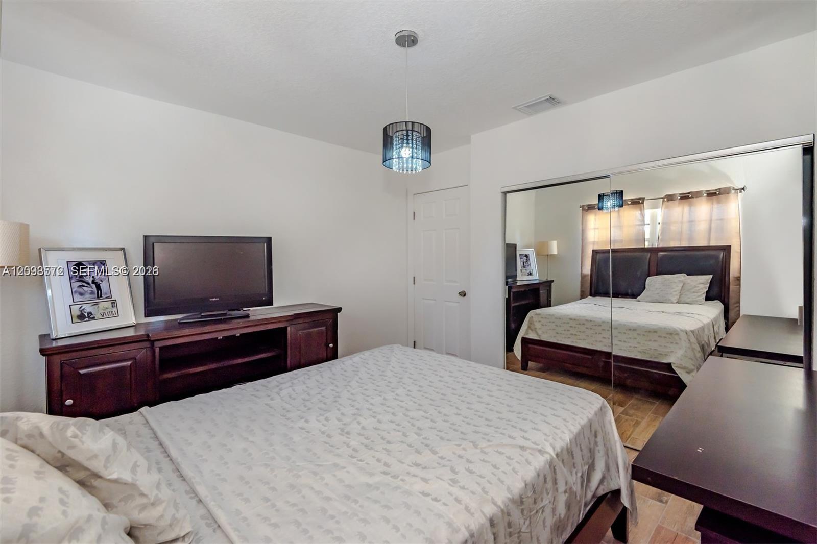 Ver detalles / sq. ft. $ 2026-09-22 0 foto
