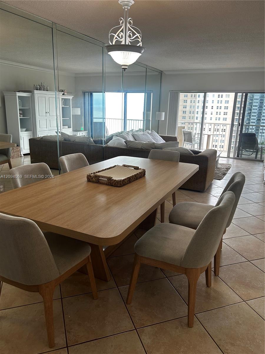 See details 9K 1 / 2 870 sq. ft. $ 2026-09-23 0 Photo