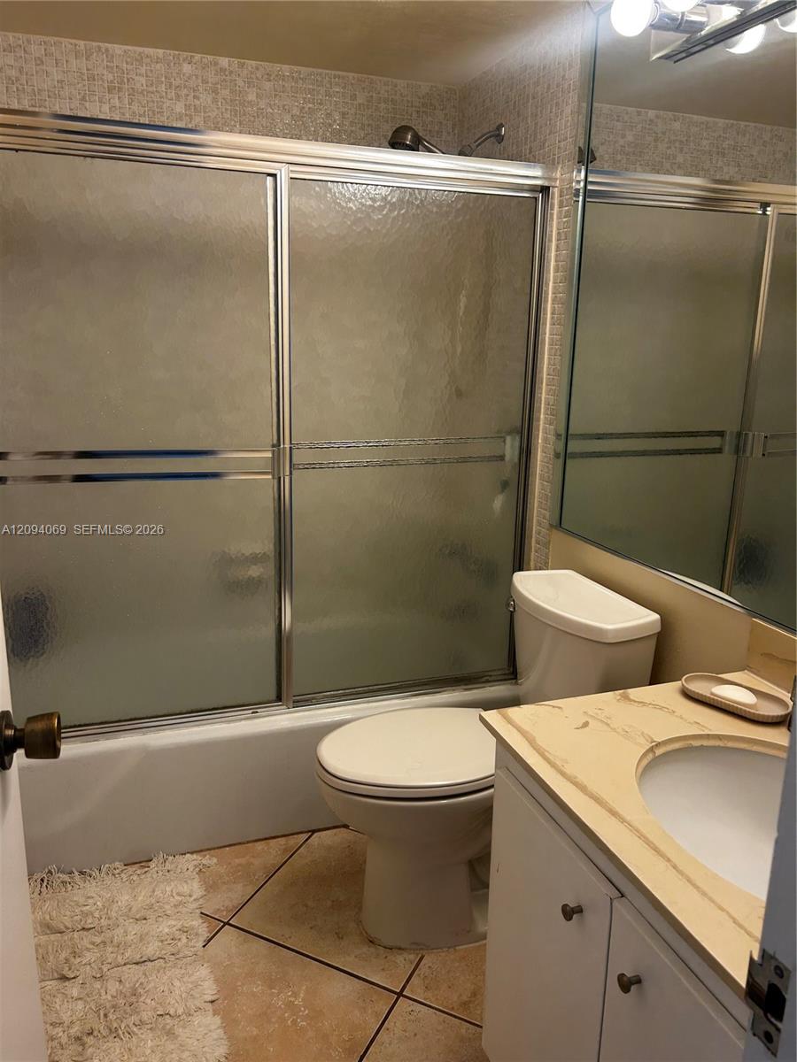 See details 9K 1 / 2 870 sq. ft. $ 2026-09-23 0 Photo