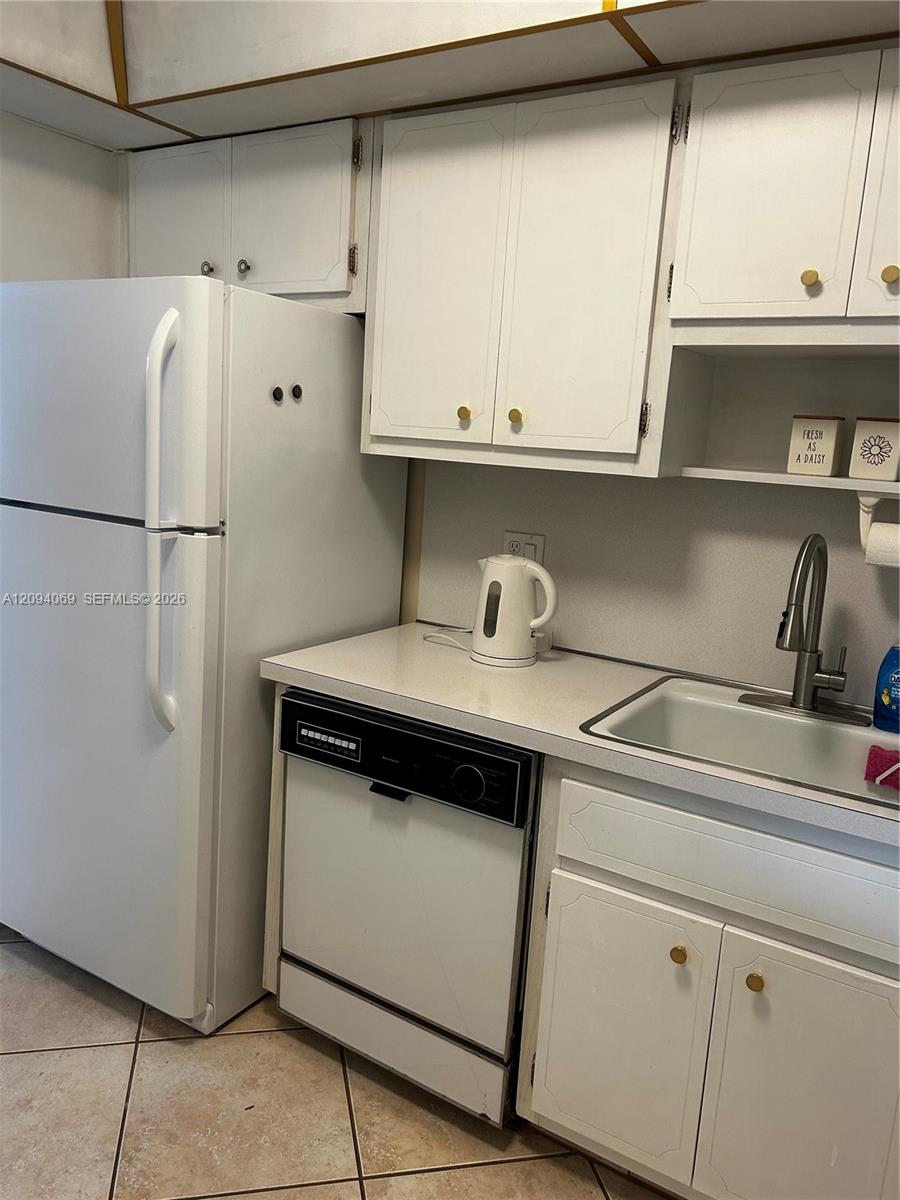 See details 9K 1 / 2 870 sq. ft. $ 2026-09-23 0 Photo