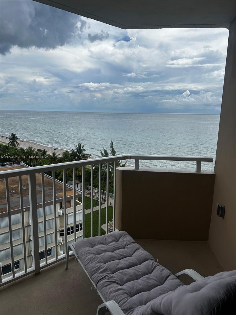 See details 9K 1 / 2 870 sq. ft. $ 2026-09-23 0 Photo