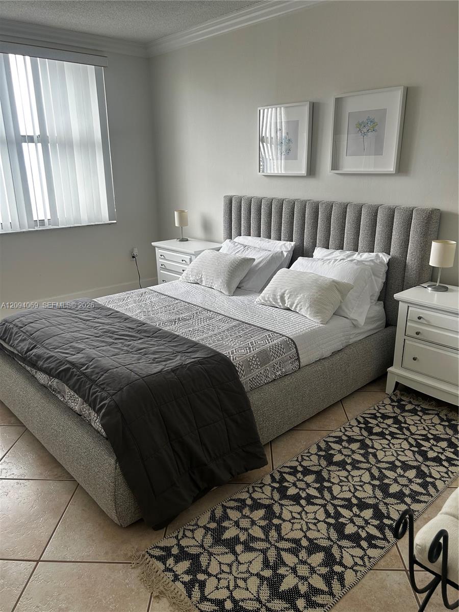See details 9K 1 / 2 870 sq. ft. $ 2026-09-23 0 Photo