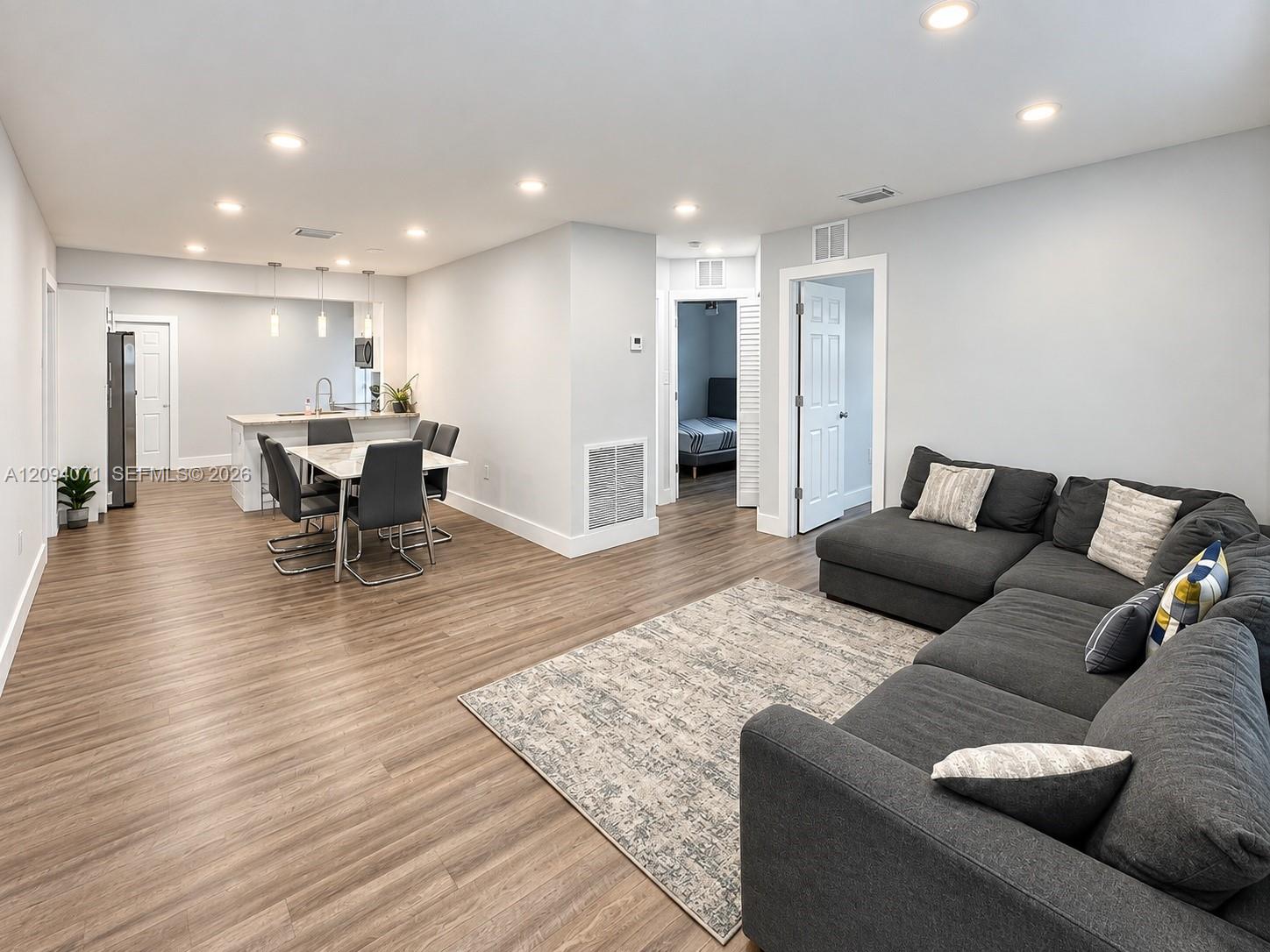 6831 4 / 2 1480 sq. ft. $ 2026-09-23 0 Photo