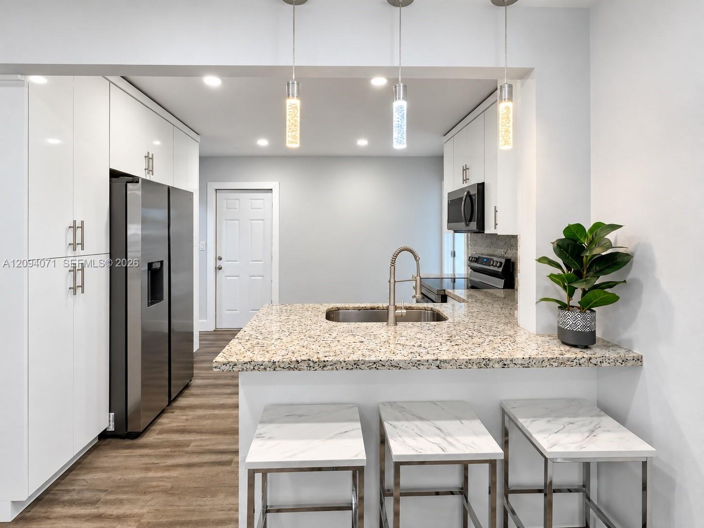 6831 4 / 2 1480 sq. ft. $ 2026-09-23 0 Photo