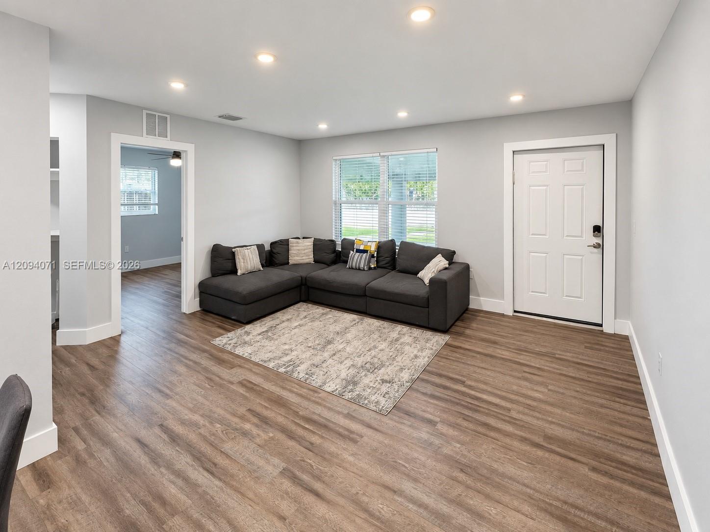 6831 4 / 2 1480 sq. ft. $ 2026-09-23 0 Photo