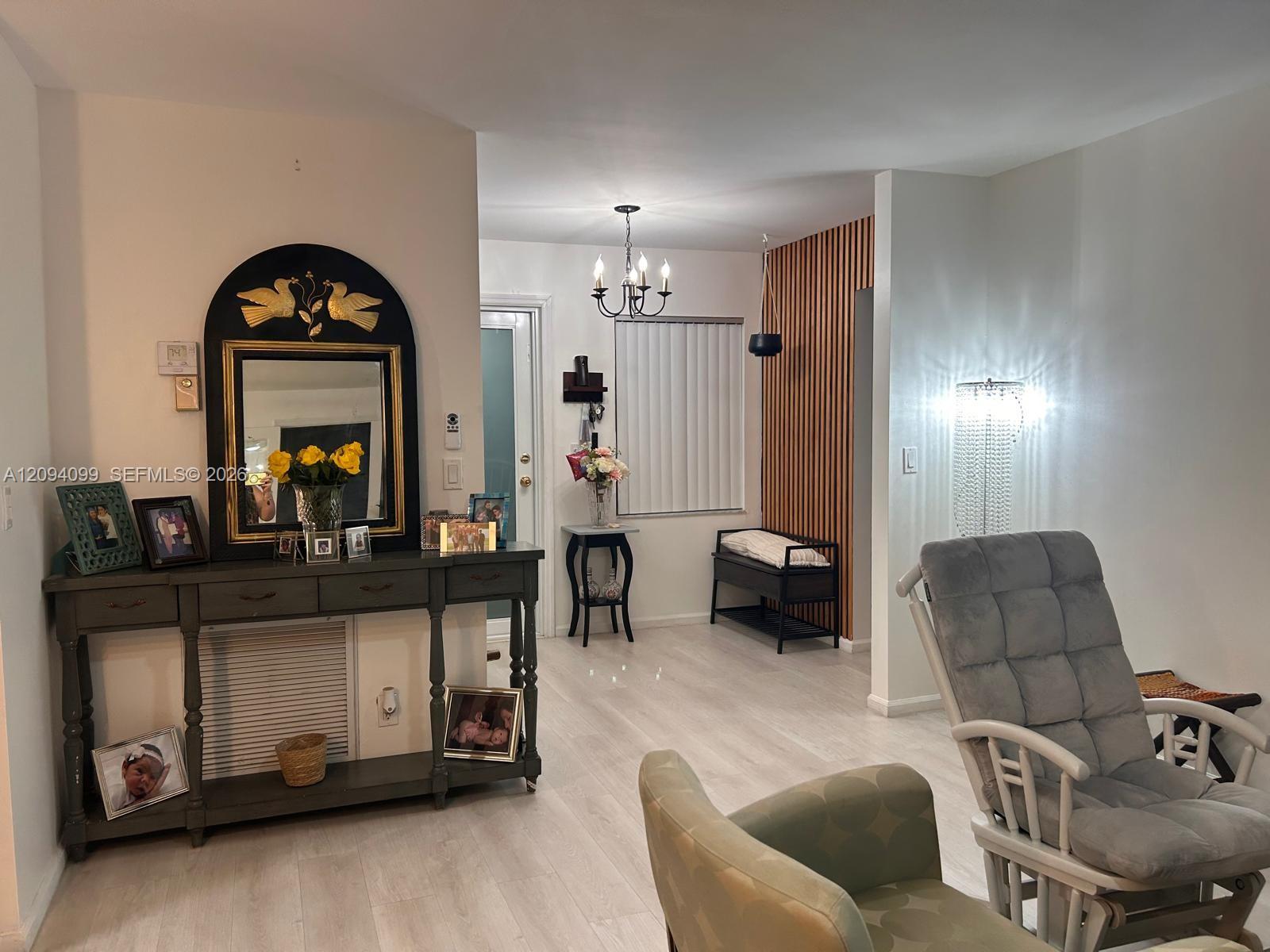 13128 2 / 2 1527 sq. ft. $ 2026-09-23 0 foto