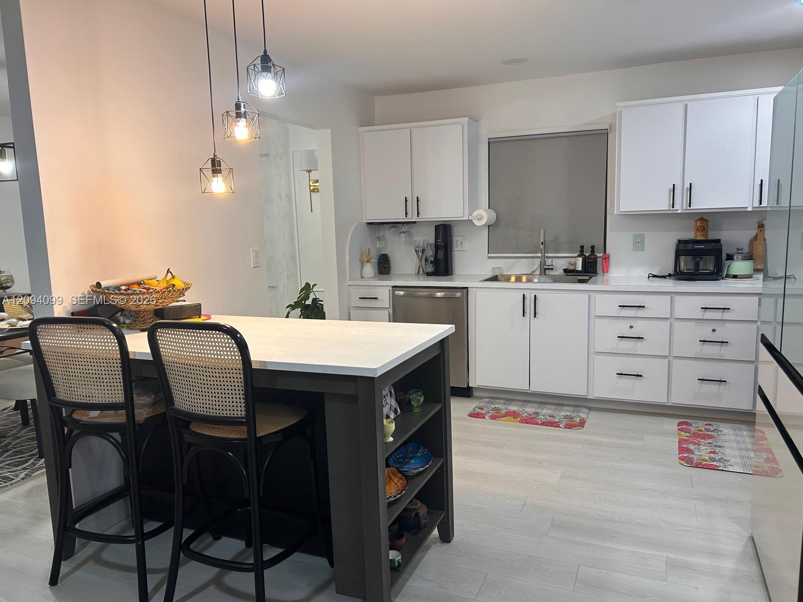 13128 2 / 2 1527 sq. ft. $ 2026-09-23 0 foto