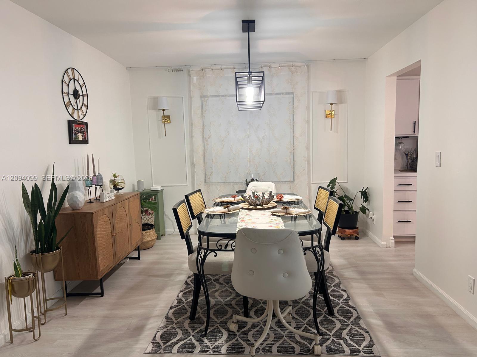 13128 2 / 2 1527 sq. ft. $ 2026-09-23 0 foto