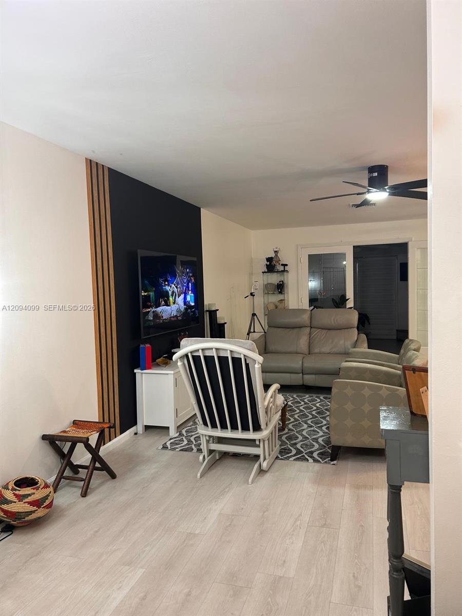 13128 2 / 2 1527 sq. ft. $ 2026-09-23 0 foto