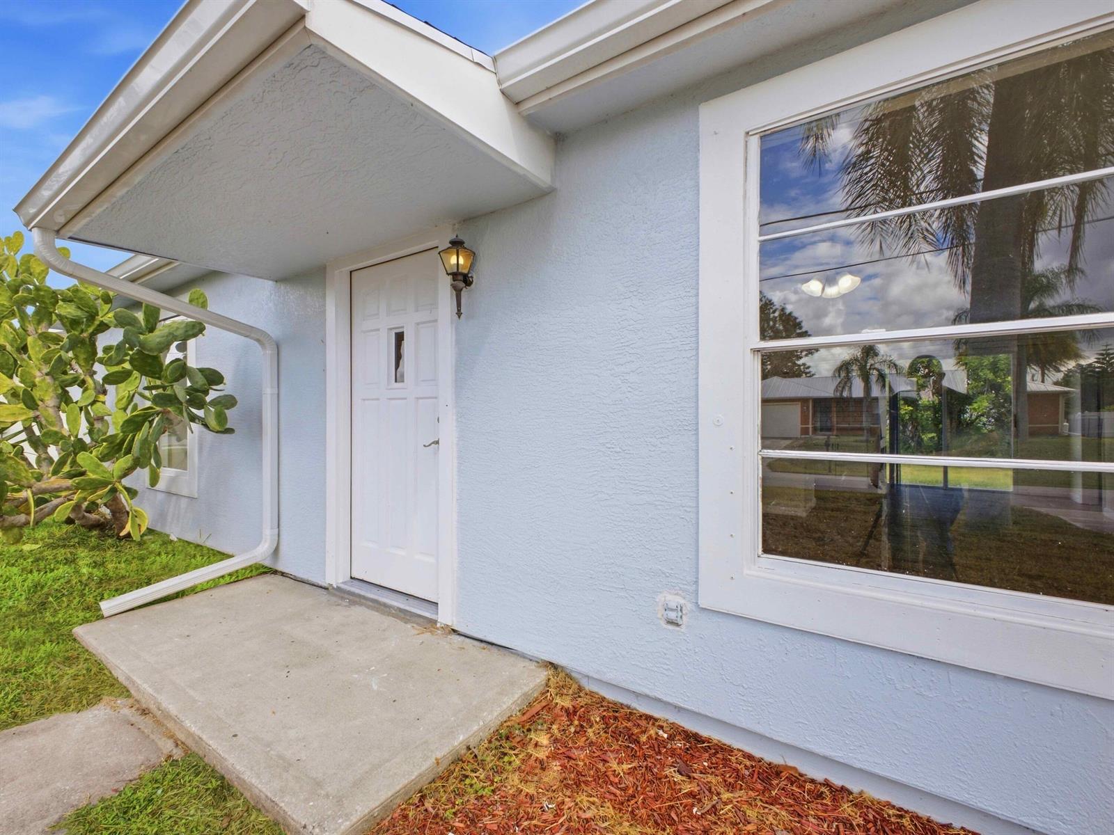 711 3 / 2 1456 sq. ft. $ 2026-09-24 0 foto