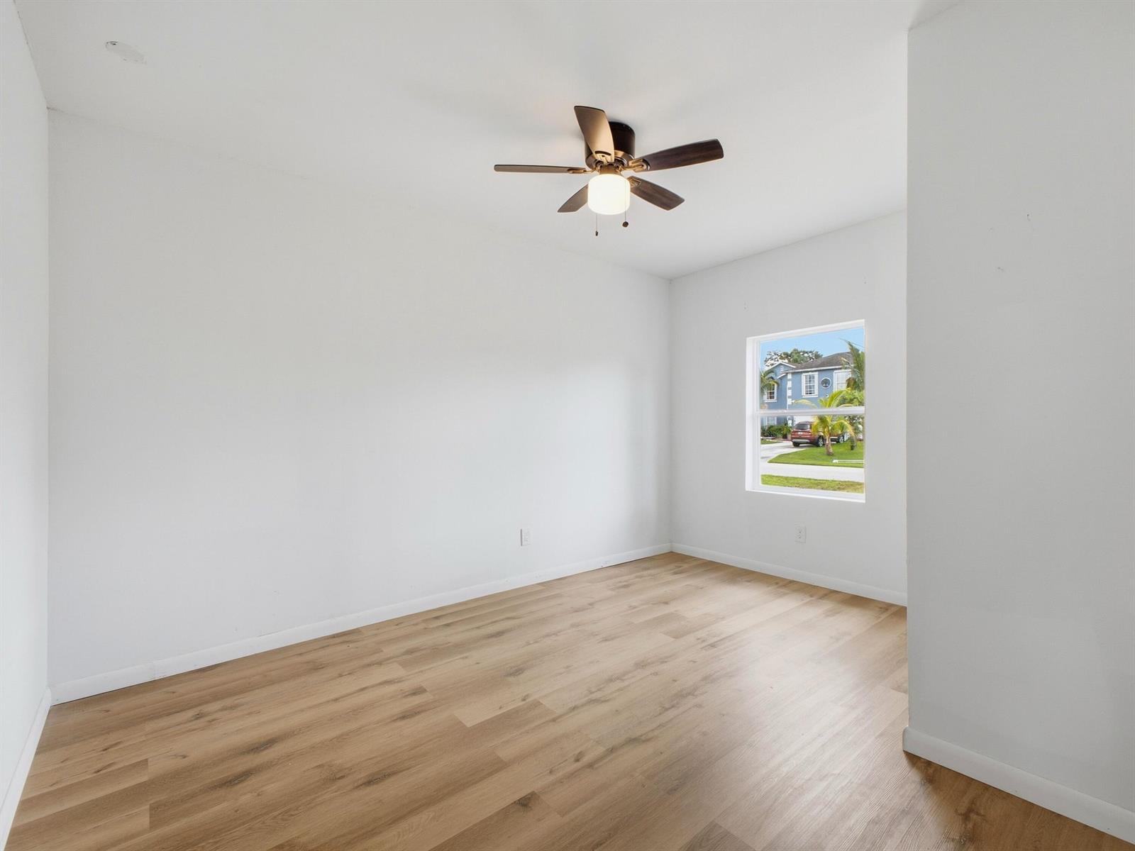 711 3 / 2 1456 sq. ft. $ 2026-09-24 0 foto