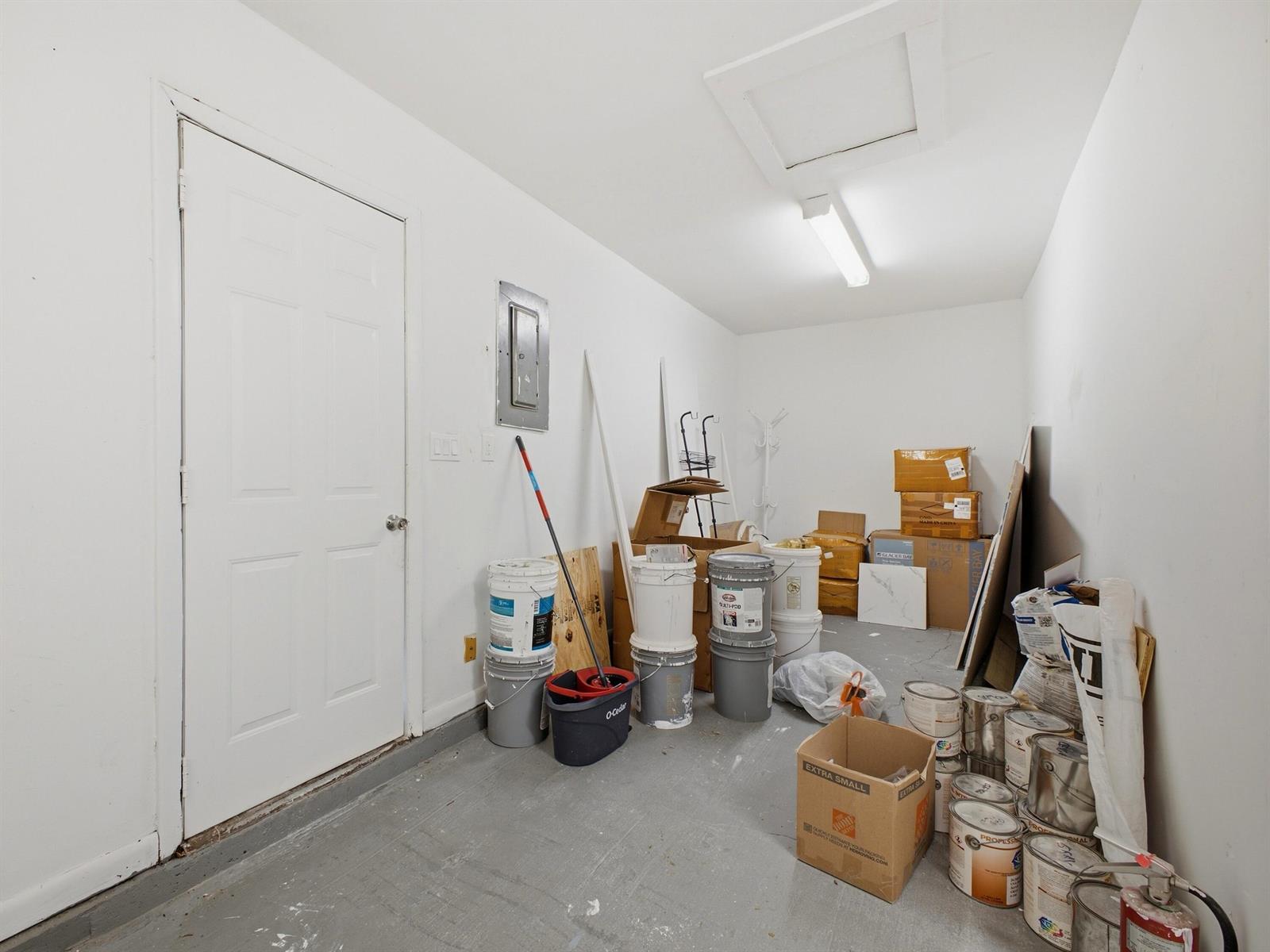 711 3 / 2 1456 sq. ft. $ 2026-09-24 0 foto