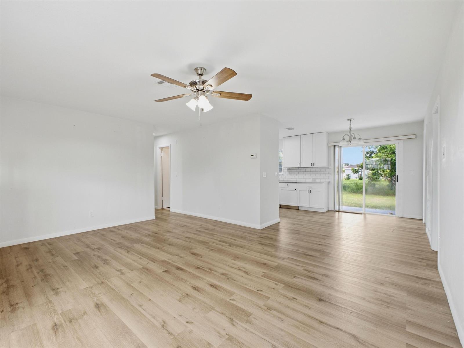 711 3 / 2 1456 sq. ft. $ 2026-09-24 0 foto