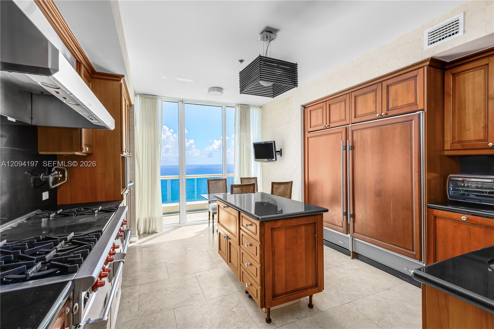 4403 5 / 5 4415 sq. ft. $ 2026-09-23 0 foto