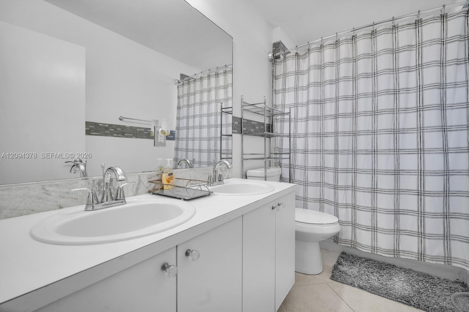 Ver detalles 16356 4 / 3 2383 sq. ft. $ 2026-09-23 0 foto