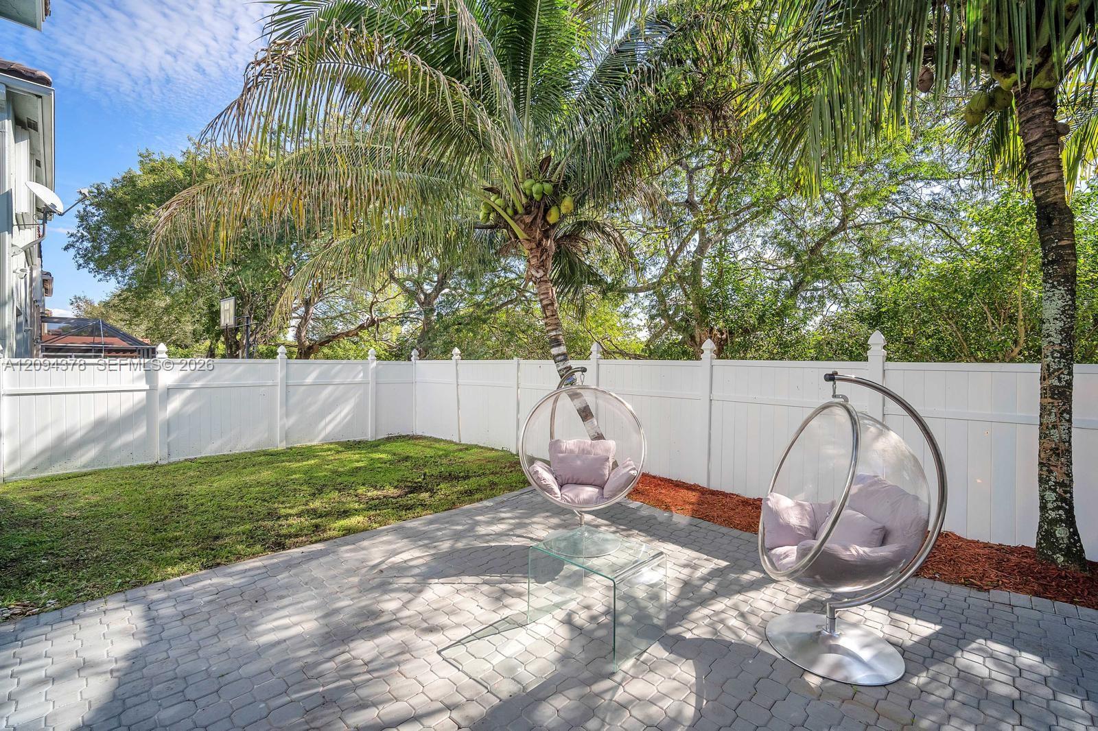 Ver detalles 16356 4 / 3 2383 sq. ft. $ 2026-09-23 0 foto