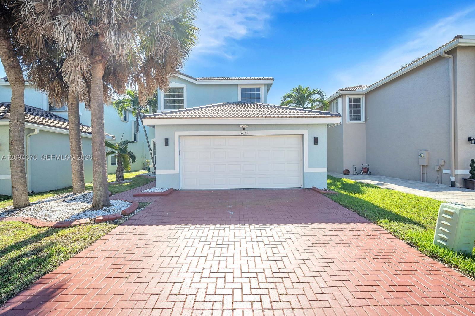 Ver detalles 16356 4 / 3 2383 sq. ft. $ 2026-09-23 0 foto