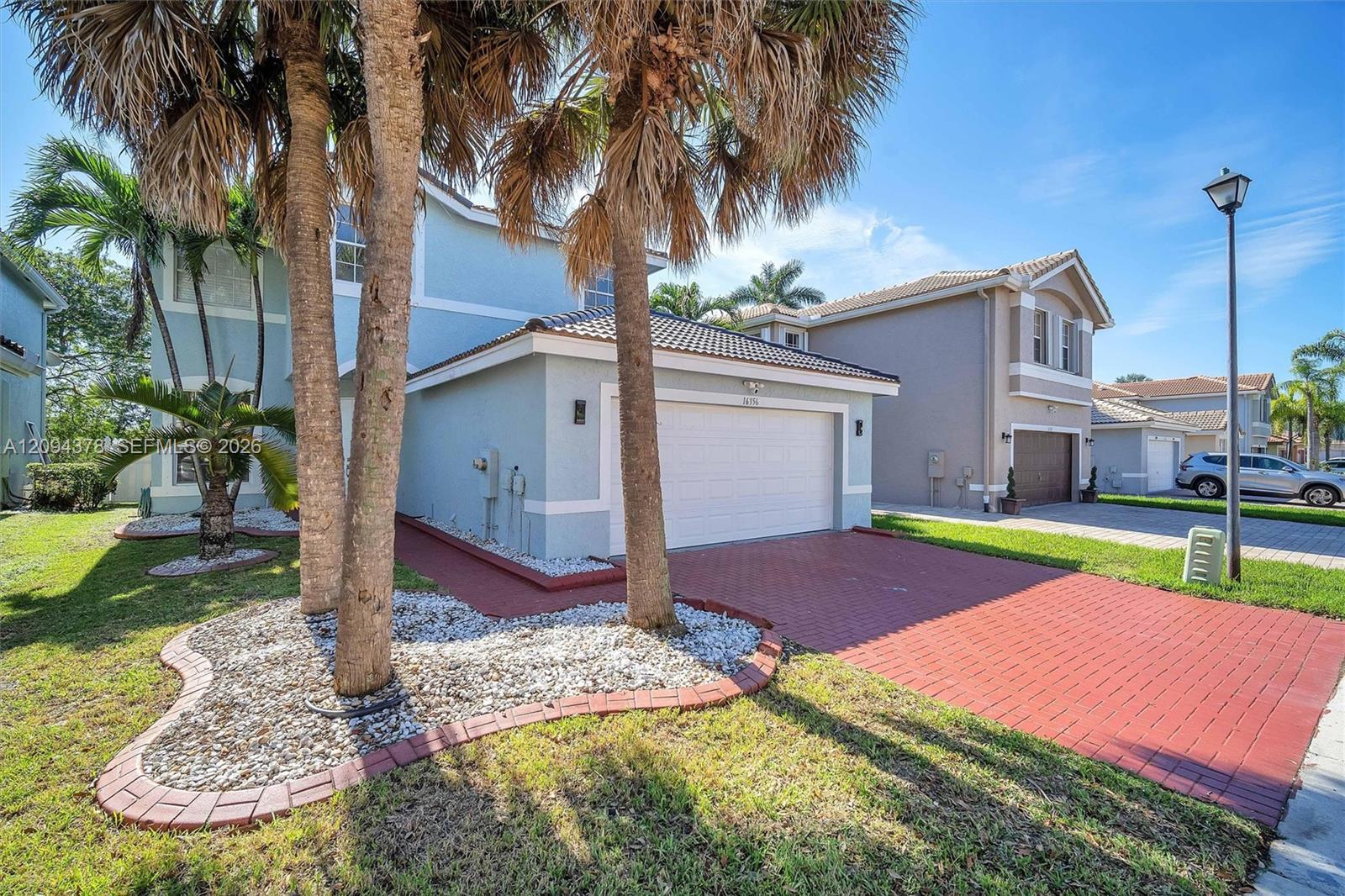 Ver detalles 16356 4 / 3 2383 sq. ft. $ 2026-09-23 0 foto
