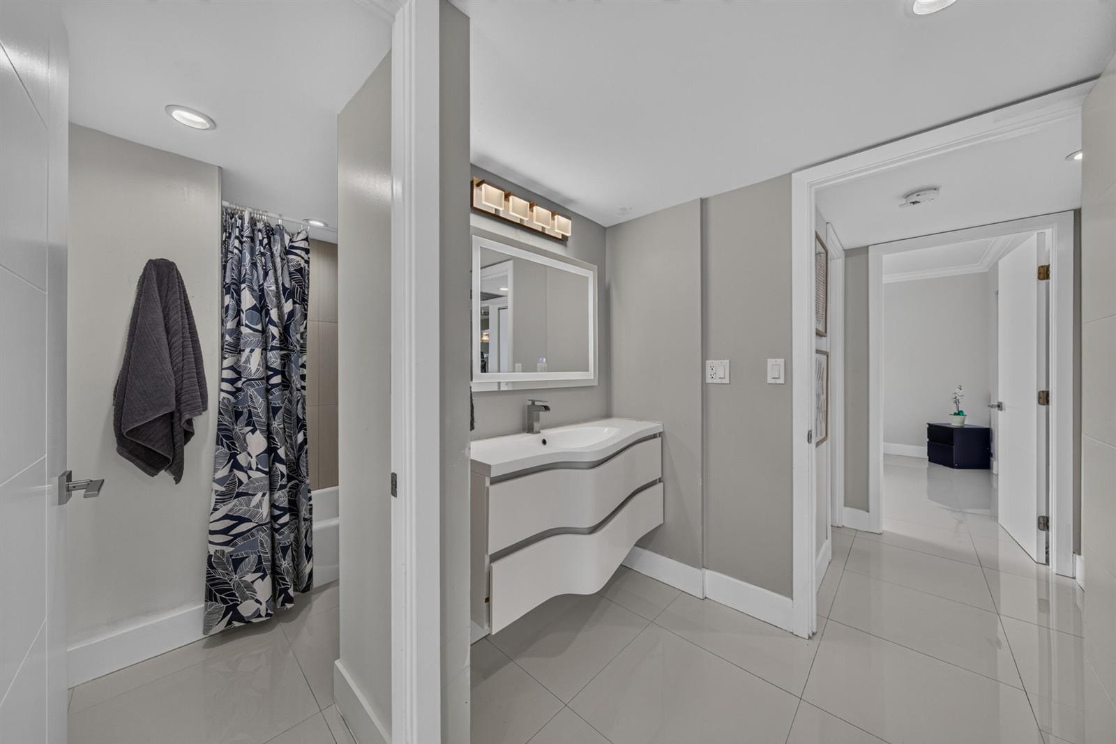 Ensuite Bath