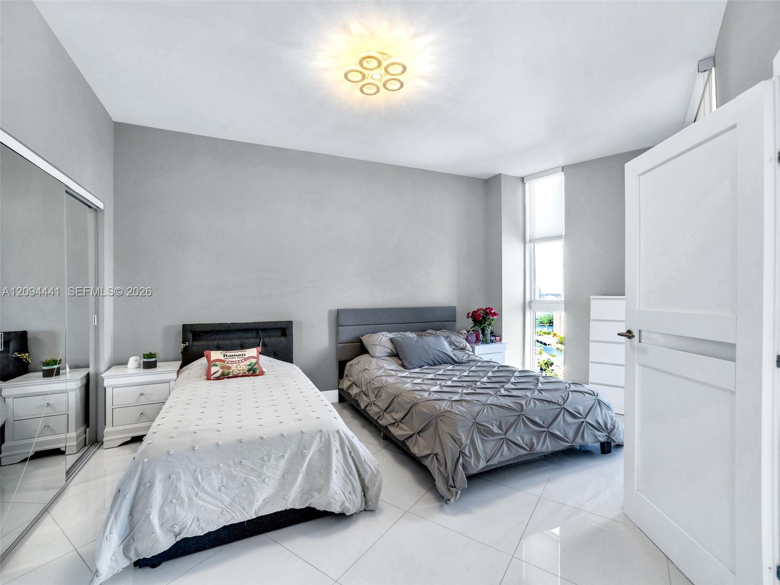 PH01 2 / 2 1357 кв.футов $ 2026-10-21 0 Фото