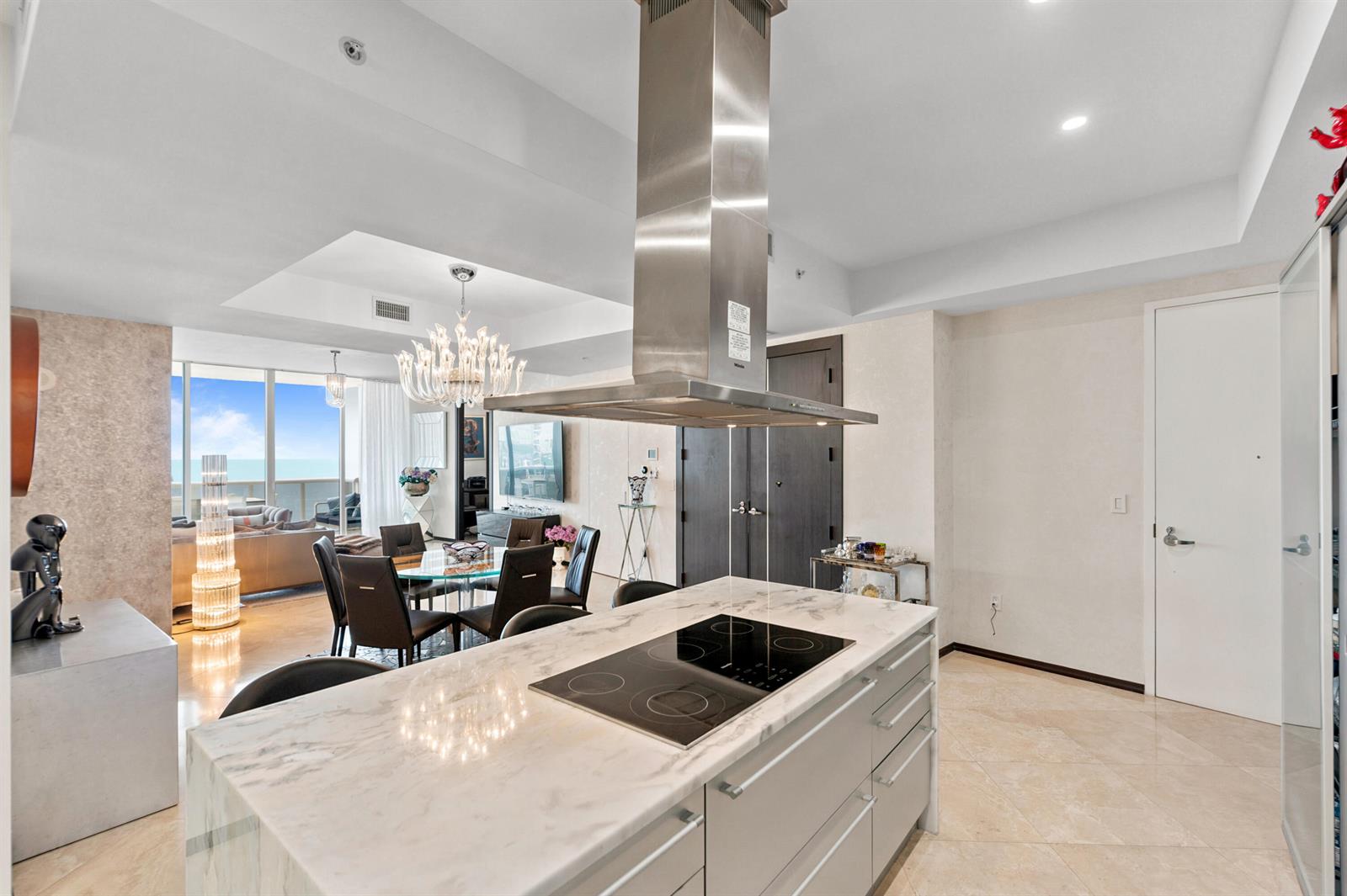 3704 2 /  2174 sq. ft. $ 2026-09-24 0 foto