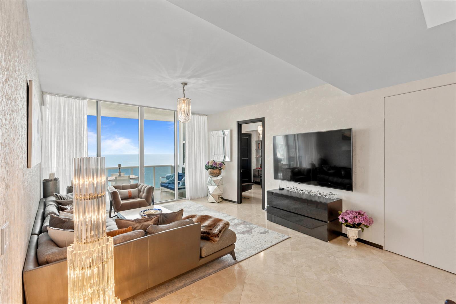3704 2 /  2174 sq. ft. $ 2026-09-24 0 foto