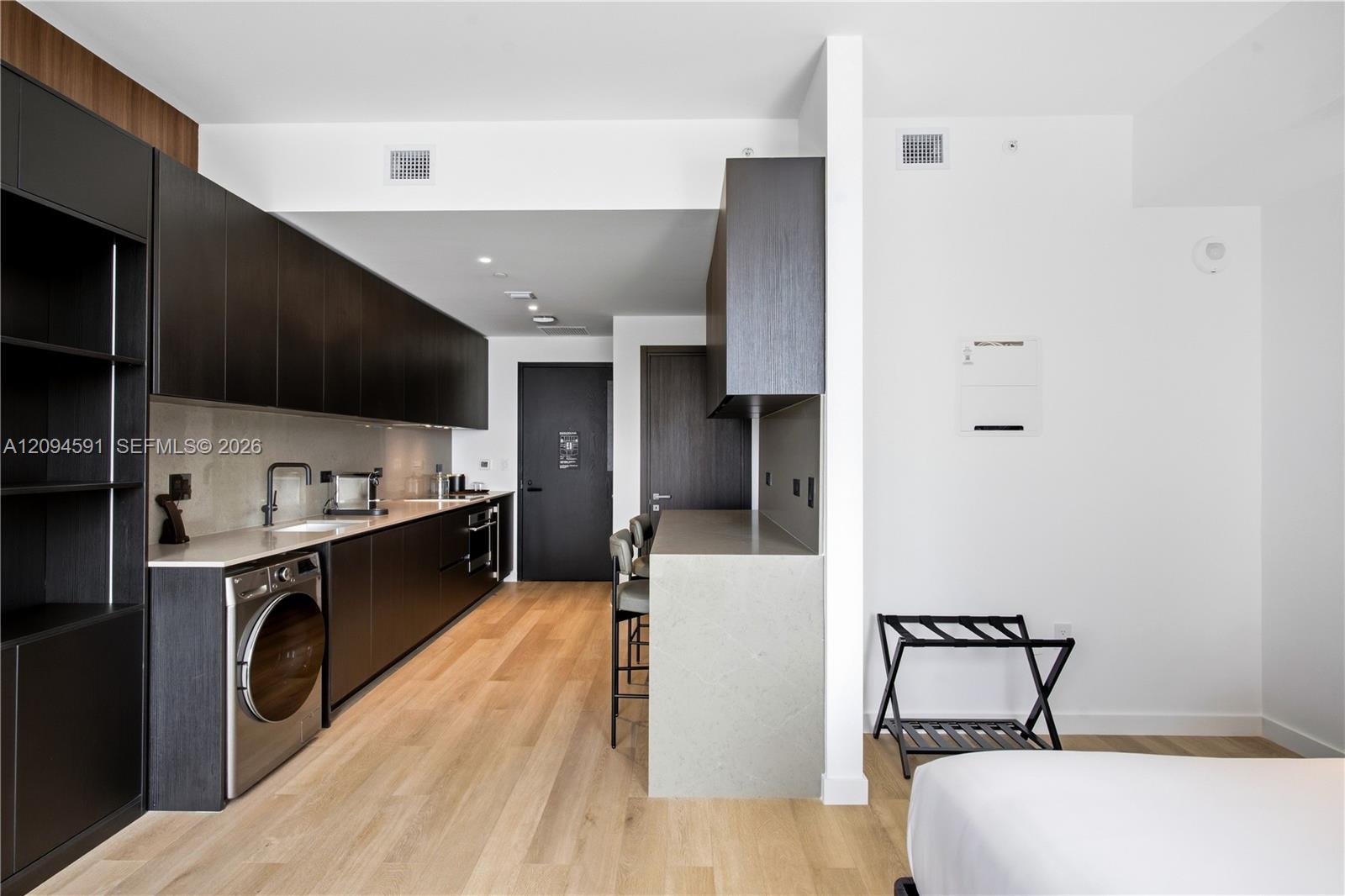 See details 3111 0 / 1 460 sq. ft. $ 2026-09-23 0 Photo