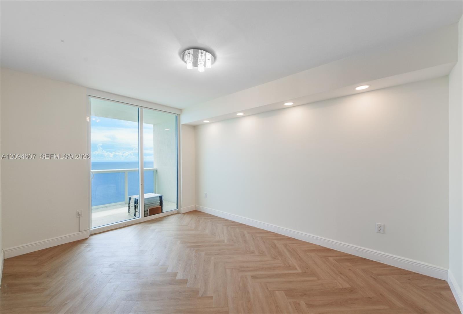 3702 3 / 3 1841 sq. ft. $ 2026-09-23 0 foto