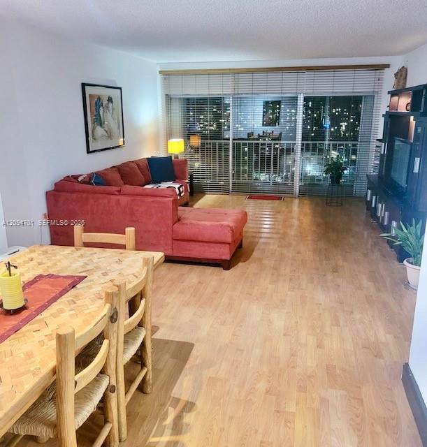 1923 2 / 2 1220 sq. ft. $ 2026-09-23 0 foto