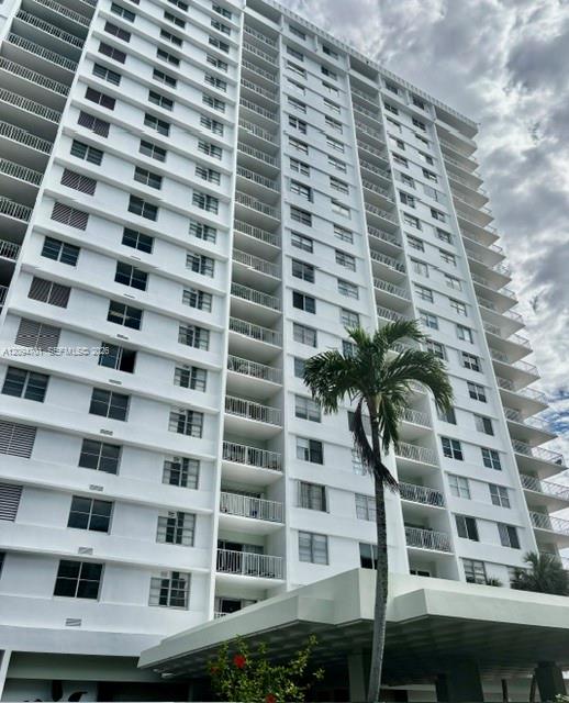 1923 2 / 2 1220 sq. ft. $ 2026-09-23 0 foto